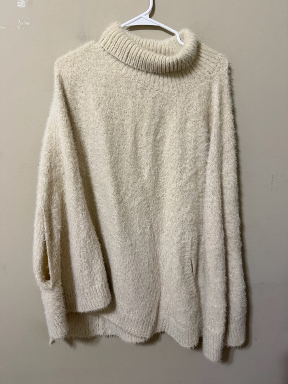 Mer Sea one size Cozy Cream Fuzzy Turtleneck Sweater Women's cape poncho nwot